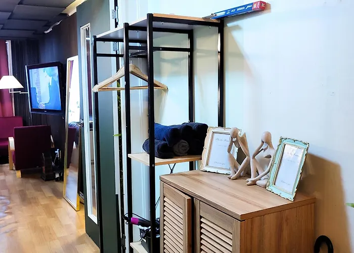 Gangnam 1min-cozy Studio-netflix-silver910 Apartment