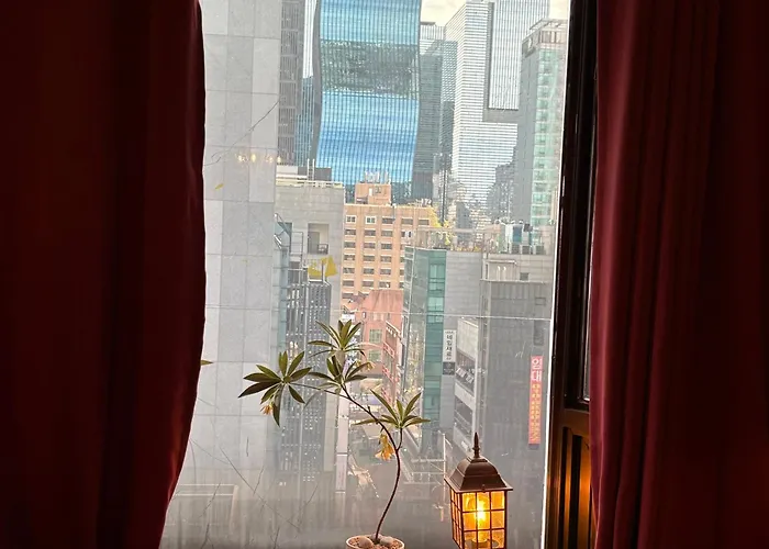 Gangnam 1min-cozy Studio-netflix-silver910 Seoul