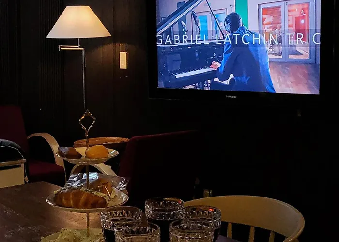 Gangnam 1min-cozy Studio-netflix-silver910 * Seoul